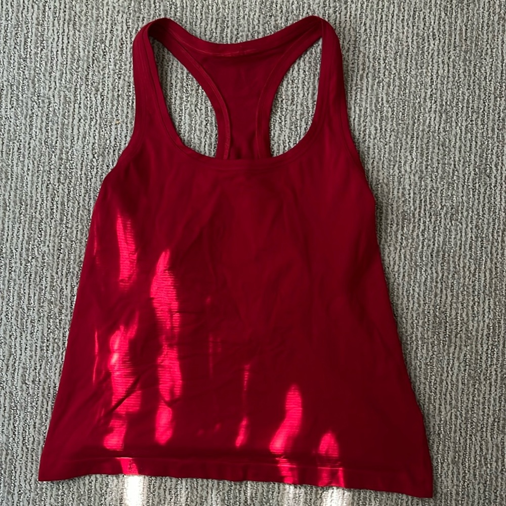 red lululemon tank top size 4